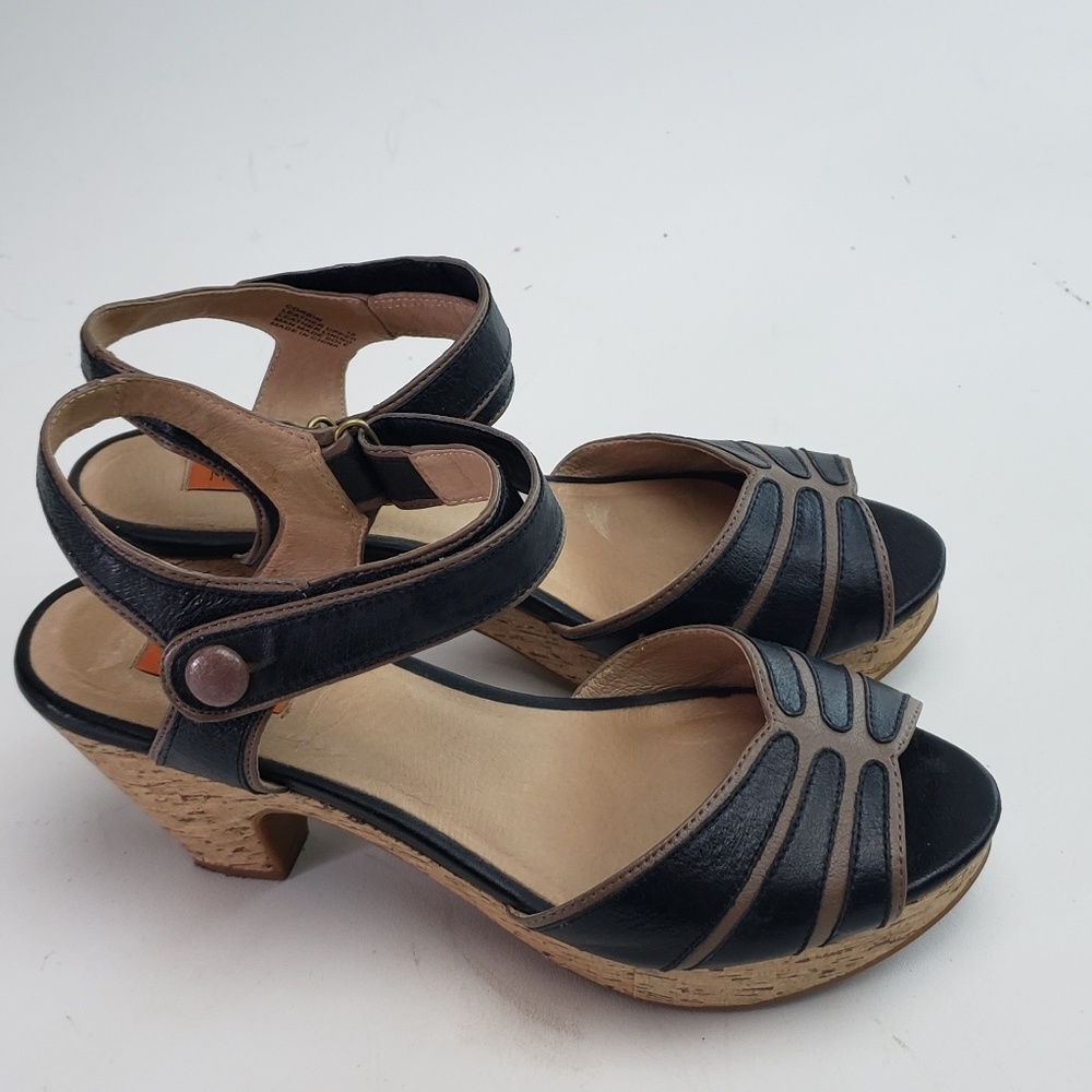 Miz Mooz size 19 black and taupe leather heels